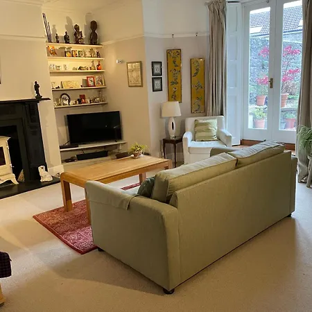 Cosy And Quiet Garden Flat Bristol