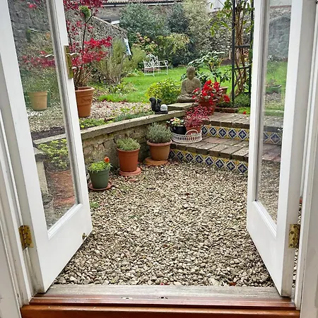 Apartment Cosy And Quiet Garden Flat
