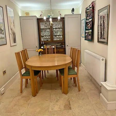 Cosy And Quiet Garden Flat Apartment Bristol
