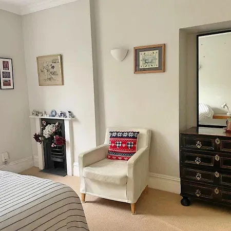 Cosy And Quiet Garden Flat Apartment Bristol