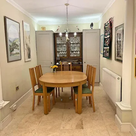 Διαμέρισμα Cosy And Quiet Garden Flat Μπρίστολ